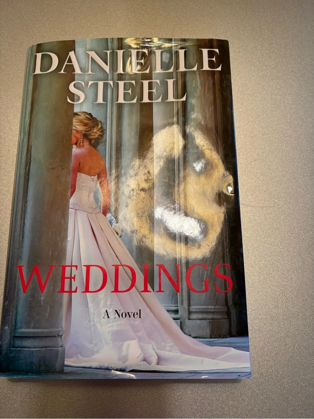 'Weddings' Hardcover Novel - White/Pink Cover Danielle Steele 2026